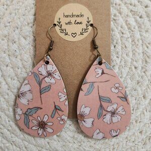 ~Handmade~ vintage style, boho, botanical earrings